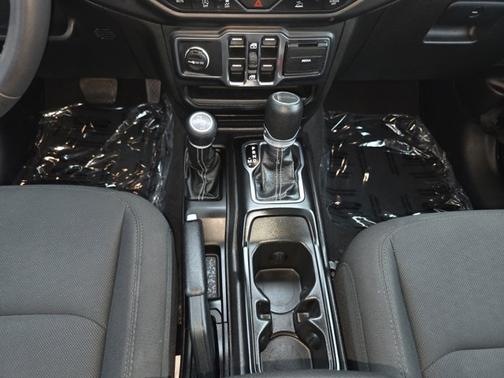 Black Clearcoat 2023 Jeep Gladiator OVERLAND