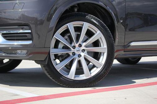 2025 Volvo XC90 B6 Core