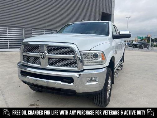 2017 RAM 2500 Laramie Crew Cab 4x4 6'4' Box
