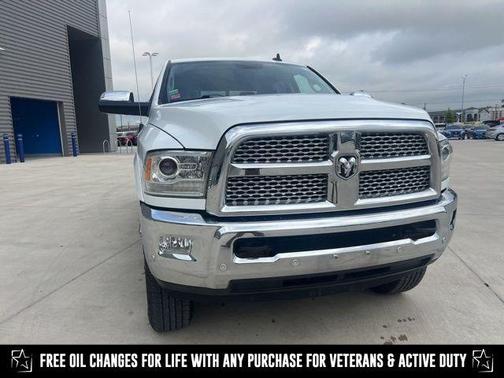 2017 RAM 2500 Laramie Crew Cab 4x4 6'4' Box