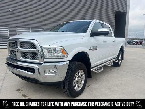 2017 RAM 2500 Laramie Crew Cab 4x4 6'4' Box