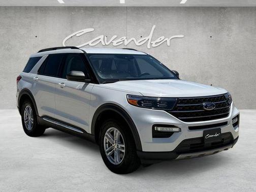 STAR WHITE MET TRI-COAT 2023 Ford Explorer XLT