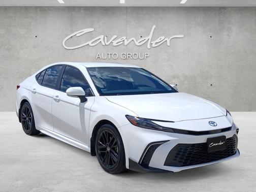 White 2025 Toyota Camry SE