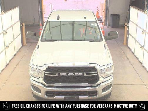 2020 RAM 2500 Tradesman Crew Cab 4X4 6'4' Box