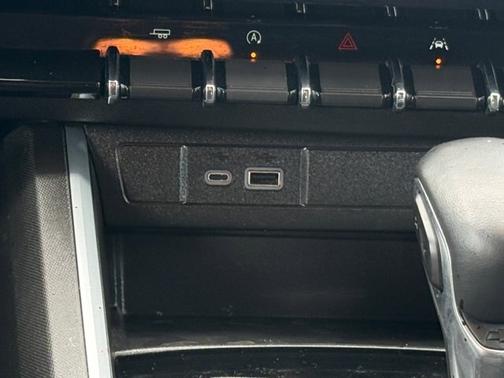 Summit White 2023 Chevrolet Colorado LT