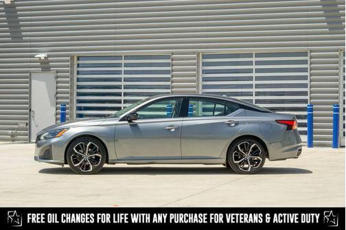 2023 Nissan Altima SR FWD
