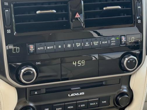 White 2022 Lexus GX 460 BASE