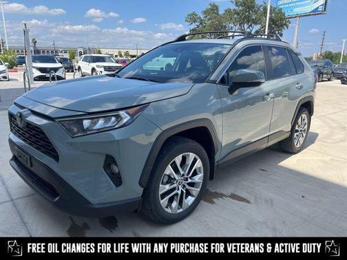 2021 Toyota RAV4 XLE Premium
