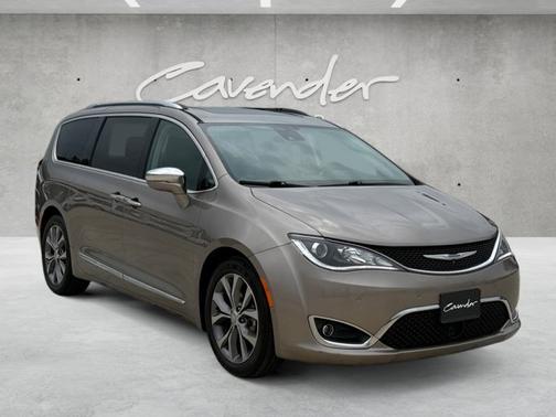 Molten Silver 2018 Chrysler Pacifica LIMITED