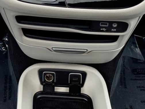 Molten Silver 2018 Chrysler Pacifica LIMITED