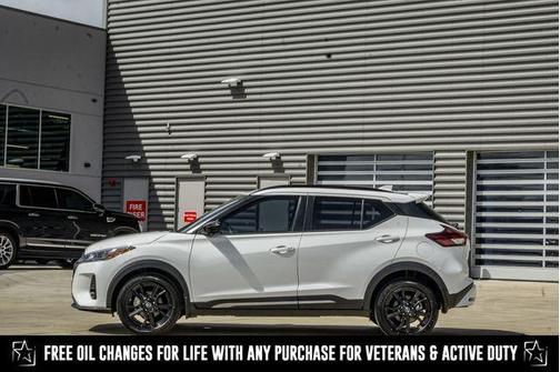 2023 Nissan Kicks SR