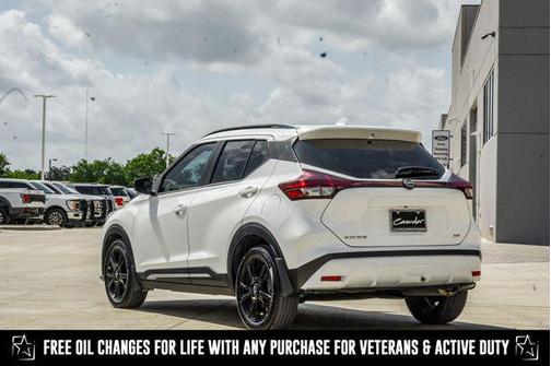 2023 Nissan Kicks SR