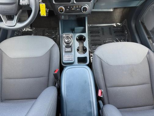 OXFORD WHITE 2024 Ford Maverick XL