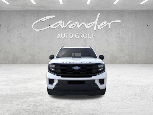 Star White Metallic Tri-Coat 2026 Ford Expedition Max Active 4x2