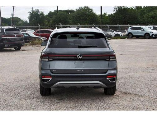 Platinum Gray Metallic 2026 Volkswagen Taos 1.5T SE
