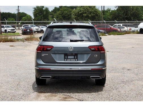 Platinum Gray Metallic 2021 Volkswagen Tiguan 2.0T SEL