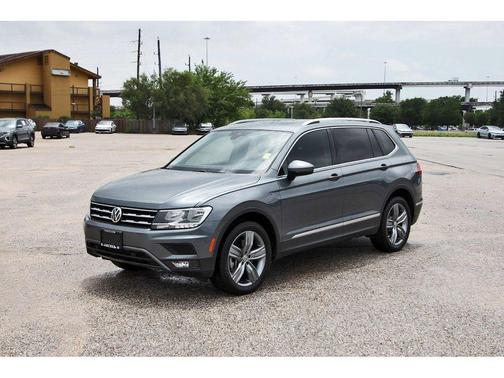 Platinum Gray Metallic 2021 Volkswagen Tiguan 2.0T SEL