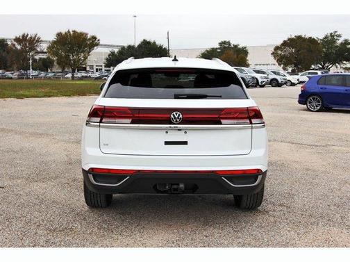 2025 Volkswagen Atlas Cross Sport 2.0T SE w/Technology