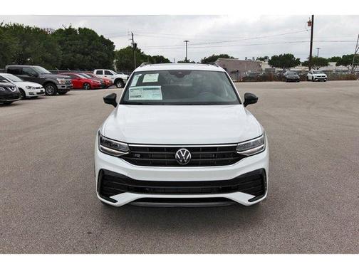 2024 Volkswagen Tiguan 2.0T SE R-Line Black