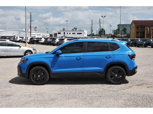 Cornflower Blue 2026 Volkswagen Taos 1.5T SE