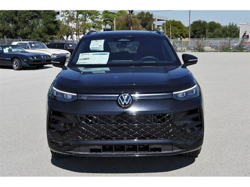 2025 Volkswagen Tiguan 2.0T SE R-Line Black
