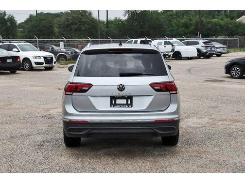 Pyrite Silver Metallic 2023 Volkswagen Tiguan 2.0T SE