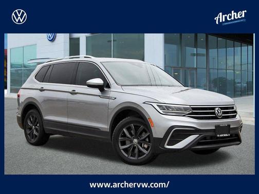 Pyrite Silver Metallic 2023 Volkswagen Tiguan 2.0T SE