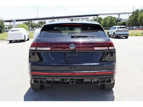 2025 Volkswagen Atlas Cross Sport 2.0T SEL R-Line Black