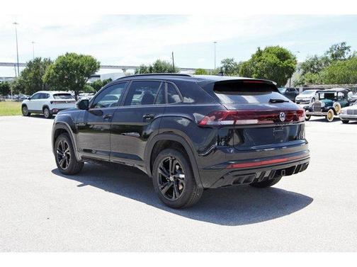 2025 Volkswagen Atlas Cross Sport 2.0T SEL R-Line Black