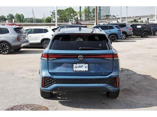 Monterey Blue Pearl 2025 Volkswagen Tiguan 2.0T SE R-Line Black