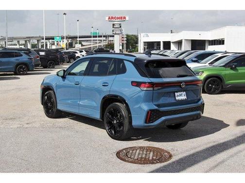 Monterey Blue Pearl 2025 Volkswagen Tiguan 2.0T SE R-Line Black