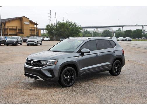 Platinum Gray Metallic 2023 Volkswagen Taos 1.5T SE