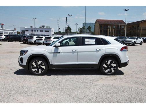 Opal White Pearl 2026 Volkswagen Atlas Cross Sport 2.0T SEL