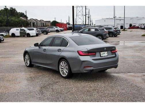 Skyscraper Gray Metallic 2024 BMW 330 i