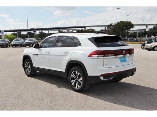 2026 Volkswagen Atlas Cross Sport 2.0T SE