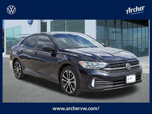 Deep Black Pearl Effect 2023 Volkswagen Jetta 1.5T Sport