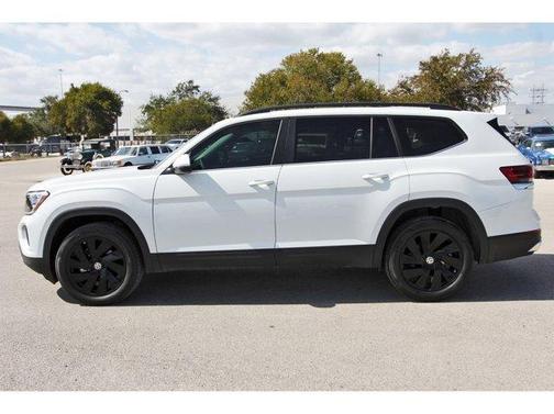 2025 Volkswagen Atlas 2.0T SE w/Technology