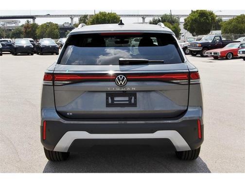 2025 Volkswagen Tiguan 2.0T SE
