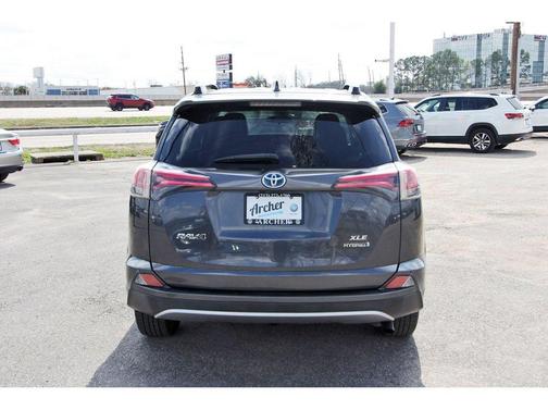 2018 Toyota RAV4 Hybrid XLE