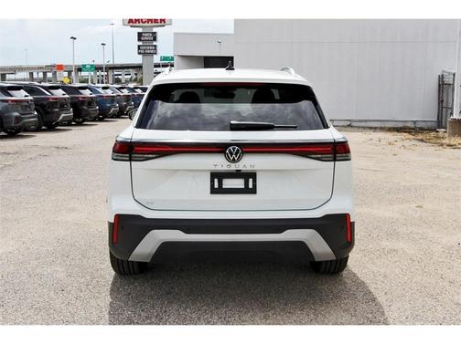 2025 Volkswagen Tiguan 2.0T SE