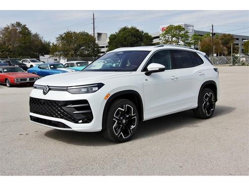 2026 Volkswagen Tiguan 2.0T SEL R-Line