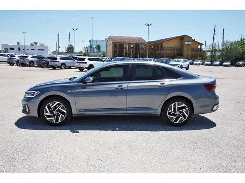Platinum Gray Metallic 2024 Volkswagen Jetta 1.5T SEL