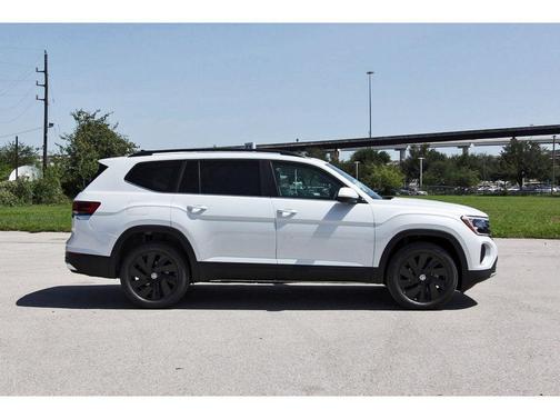 Opal White Pearl 2026 Volkswagen Atlas 2.0T SE W/TECHNOLOGY