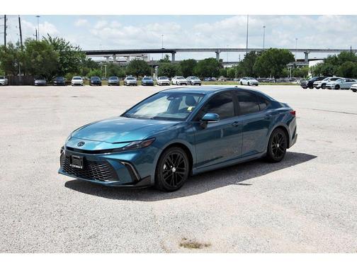 Ocean 2025 Toyota Camry SE