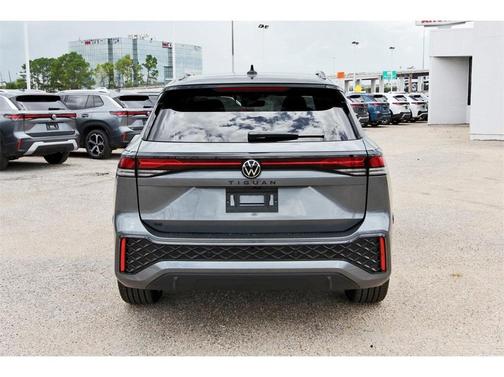 2025 Volkswagen Tiguan 2.0T SE R-Line Black