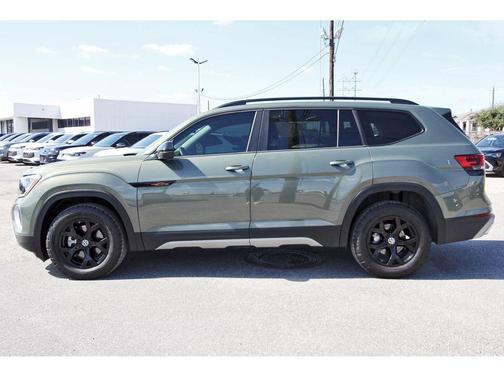 2024 Volkswagen Atlas 2.0T Peak Edition SEL