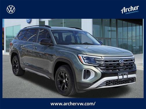 2024 Volkswagen Atlas 2.0T Peak Edition SEL