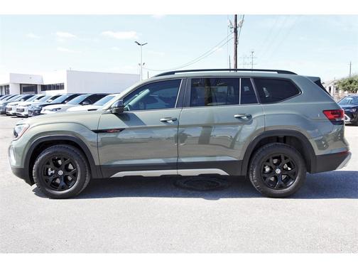2024 Volkswagen Atlas 2.0T Peak Edition SEL