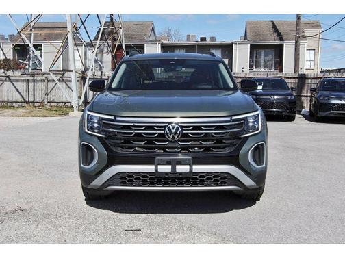 2024 Volkswagen Atlas 2.0T Peak Edition SEL