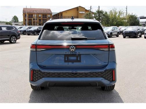 2025 Volkswagen Tiguan 2.0T SE R-Line Black